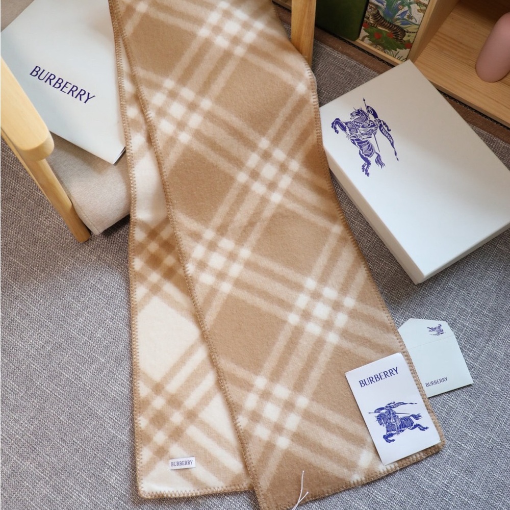 Burberry Tan and Cream Check Scarf - Picture 2 of 5